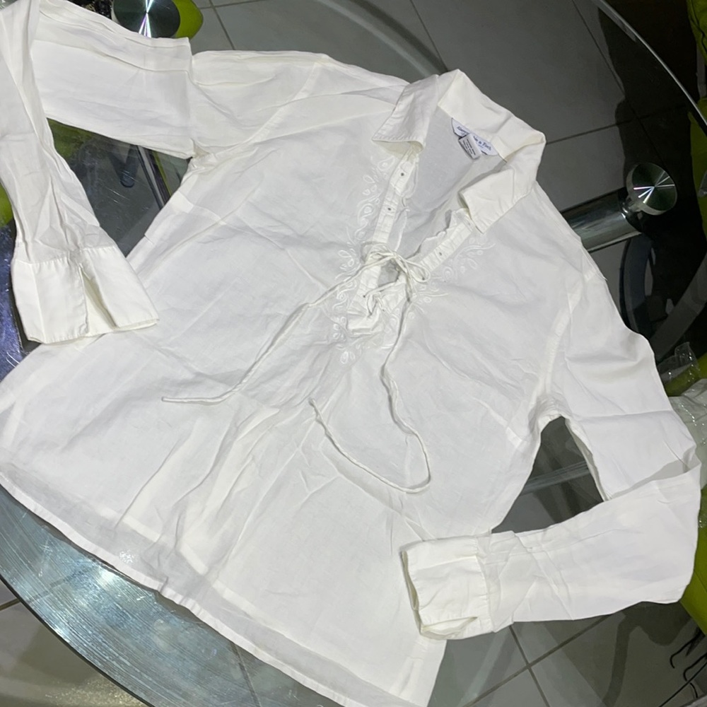 Abercrombie & Fitch- Fresh white blouse